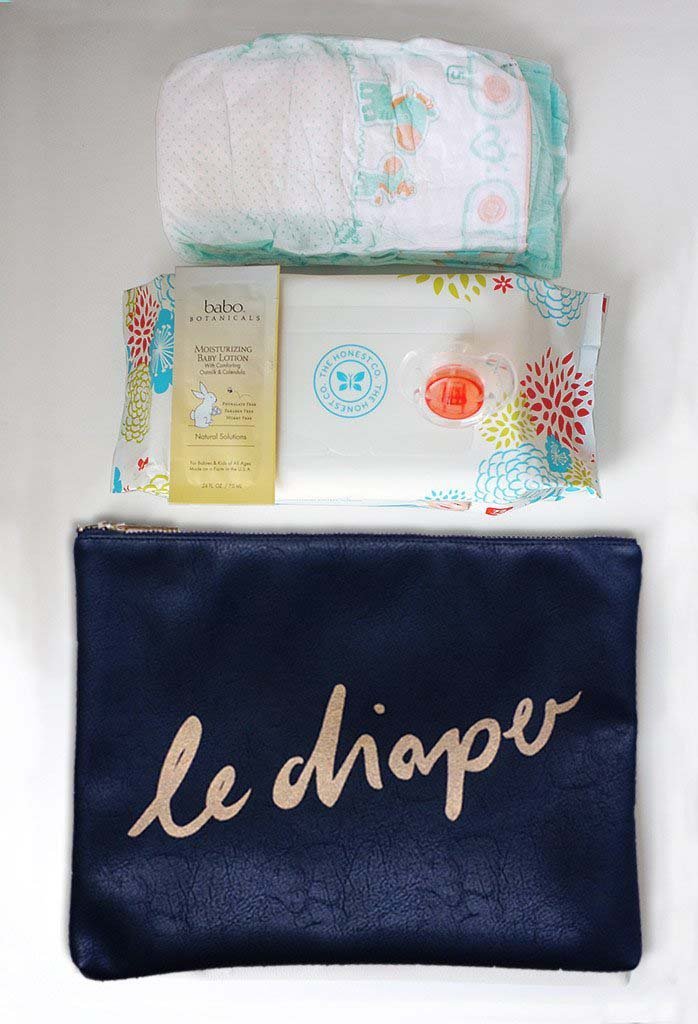 What can go into Limited Holiday Edition 'Le Diaper' bag